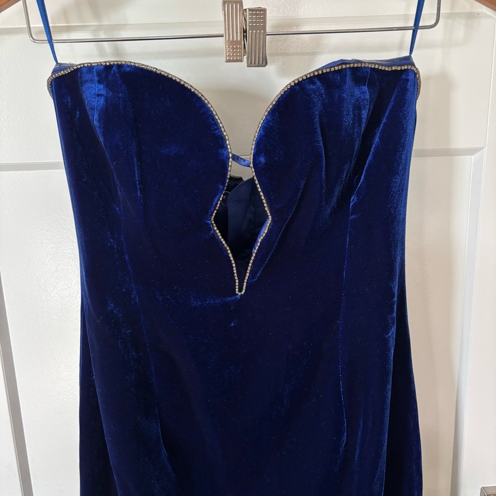 Bardot Elegant Blue Velvet Strapless Dress - Picture 2 of 6